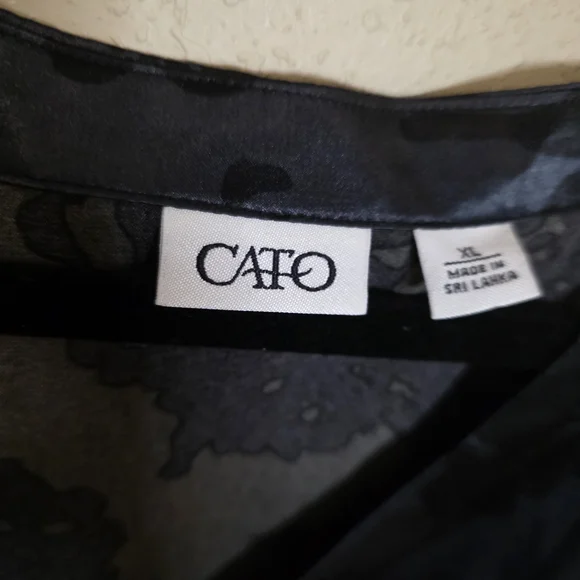 Cato Black and Navy XL Floral Women's Top. - Picture 5 of 8